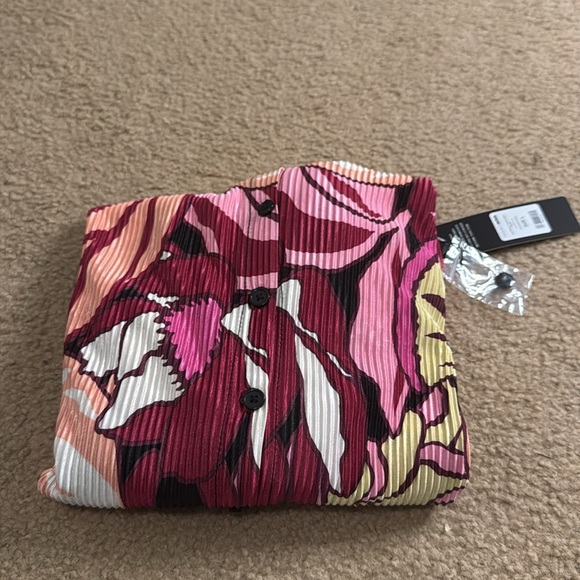 Fashion Nova Lisa Plisse Tropical Shirt Dress - Picture 6 of 8